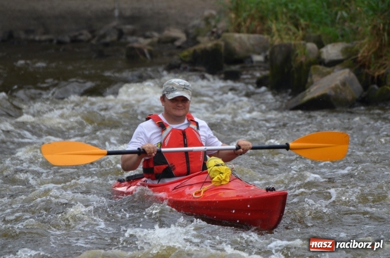 Zdjęcie w galerii na portalu naszraciborz.pl: Z nurtem Odry i w górę Ulgi, czyli spływ kajakowy Pętlą Diabeusza wiadomości z regionu