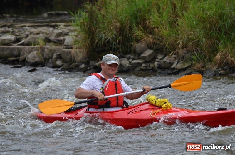 Zdjęcie w galerii na portalu naszraciborz.pl: Z nurtem Odry i w górę Ulgi, czyli spływ kajakowy Pętlą Diabeusza wiadomości z regionu