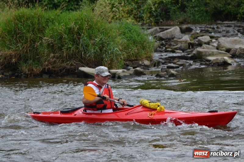 Zdjęcie w galerii na portalu naszraciborz.pl: Z nurtem Odry i w górę Ulgi, czyli spływ kajakowy Pętlą Diabeusza wiadomości z regionu