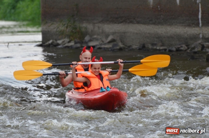 Zdjęcie w galerii na portalu naszraciborz.pl: Z nurtem Odry i w górę Ulgi, czyli spływ kajakowy Pętlą Diabeusza wiadomości z regionu