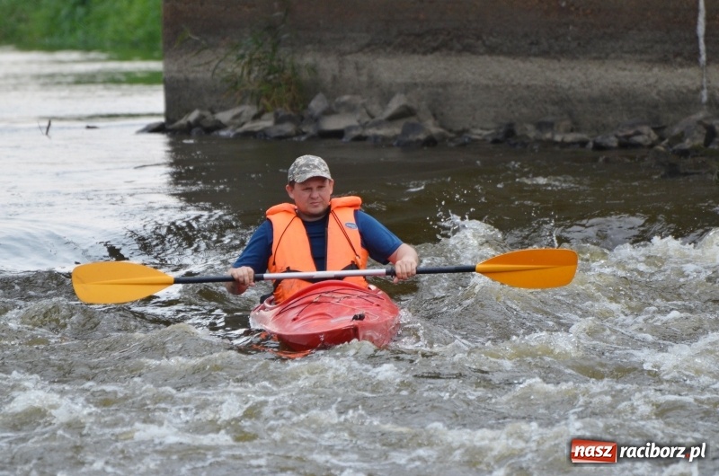 Zdjęcie w galerii na portalu naszraciborz.pl: Z nurtem Odry i w górę Ulgi, czyli spływ kajakowy Pętlą Diabeusza wiadomości z regionu