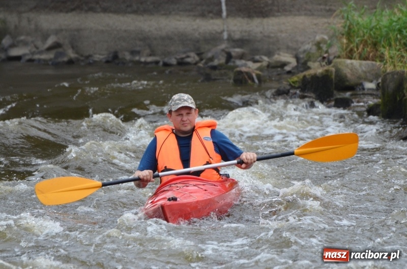 Zdjęcie w galerii na portalu naszraciborz.pl: Z nurtem Odry i w górę Ulgi, czyli spływ kajakowy Pętlą Diabeusza wiadomości z regionu