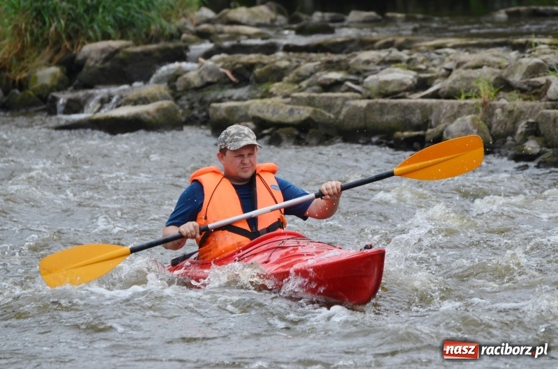 Zdjęcie w galerii na portalu naszraciborz.pl: Z nurtem Odry i w górę Ulgi, czyli spływ kajakowy Pętlą Diabeusza wiadomości z regionu