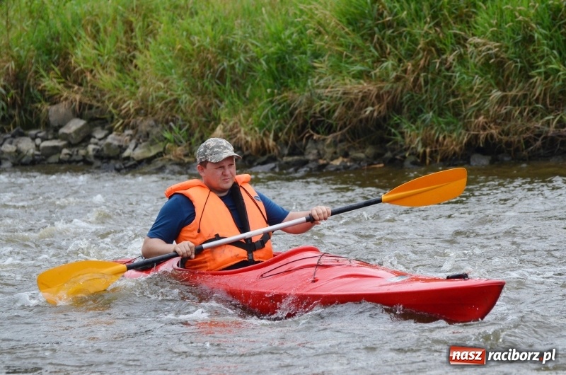 Zdjęcie w galerii na portalu naszraciborz.pl: Z nurtem Odry i w górę Ulgi, czyli spływ kajakowy Pętlą Diabeusza wiadomości z regionu