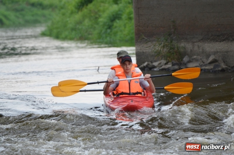 Zdjęcie w galerii na portalu naszraciborz.pl: Z nurtem Odry i w górę Ulgi, czyli spływ kajakowy Pętlą Diabeusza wiadomości z regionu