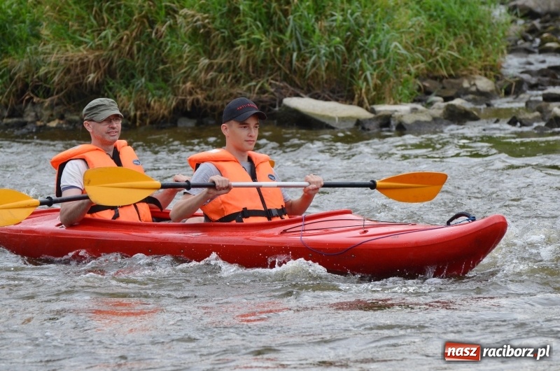 Zdjęcie w galerii na portalu naszraciborz.pl: Z nurtem Odry i w górę Ulgi, czyli spływ kajakowy Pętlą Diabeusza wiadomości z regionu