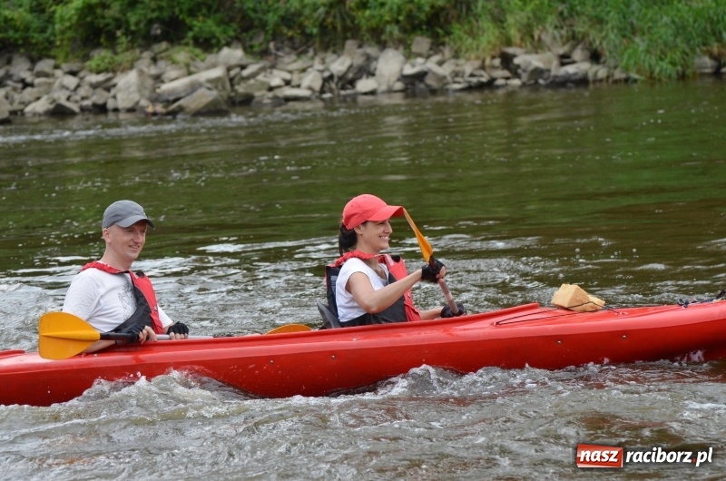 Zdjęcie w galerii na portalu naszraciborz.pl: Z nurtem Odry i w górę Ulgi, czyli spływ kajakowy Pętlą Diabeusza wiadomości z regionu