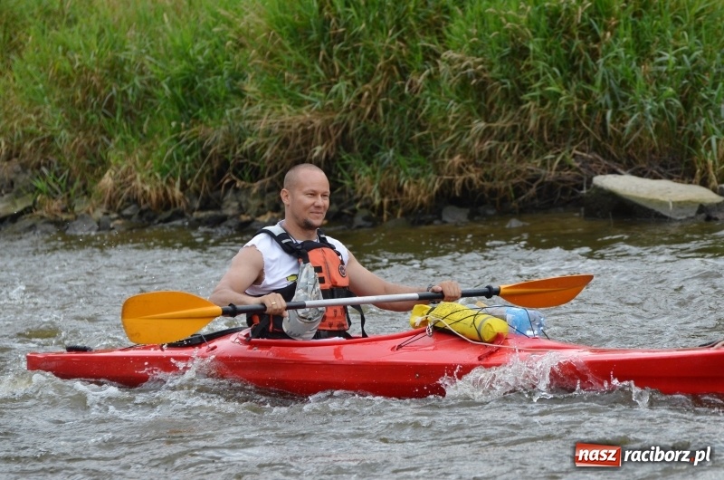 Zdjęcie w galerii na portalu naszraciborz.pl: Z nurtem Odry i w górę Ulgi, czyli spływ kajakowy Pętlą Diabeusza wiadomości z regionu