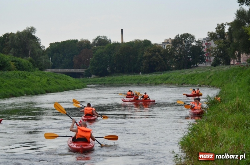Zdjęcie w galerii na portalu naszraciborz.pl: Z nurtem Odry i w górę Ulgi, czyli spływ kajakowy Pętlą Diabeusza wiadomości z regionu