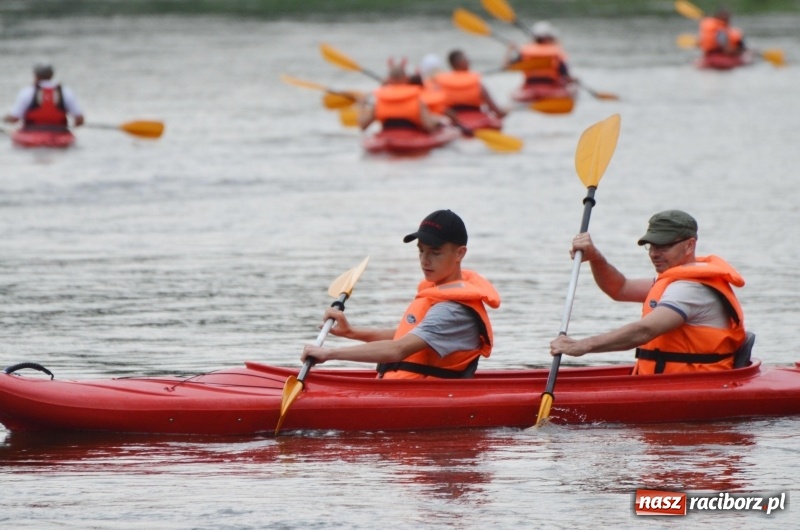 Zdjęcie w galerii na portalu naszraciborz.pl: Z nurtem Odry i w górę Ulgi, czyli spływ kajakowy Pętlą Diabeusza wiadomości z regionu