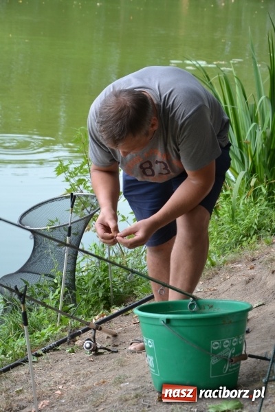 Zdjęcie w galerii na portalu naszraciborz.pl: Na tworkowskim Trzecioku wędkowali emeryci  wiadomości z regionu