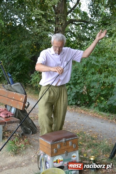 Zdjęcie w galerii na portalu naszraciborz.pl: Na tworkowskim Trzecioku wędkowali emeryci  wiadomości z regionu