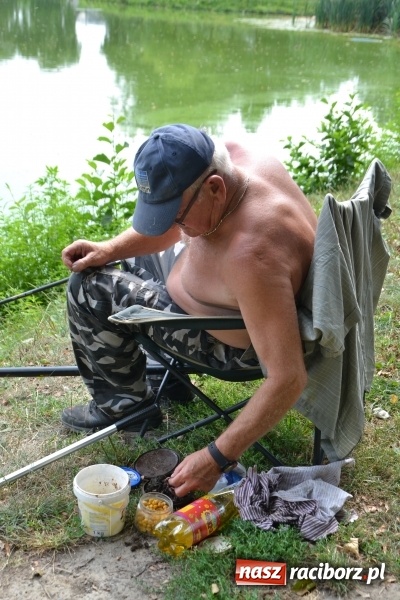 Zdjęcie w galerii na portalu naszraciborz.pl: Na tworkowskim Trzecioku wędkowali emeryci  wiadomości z regionu