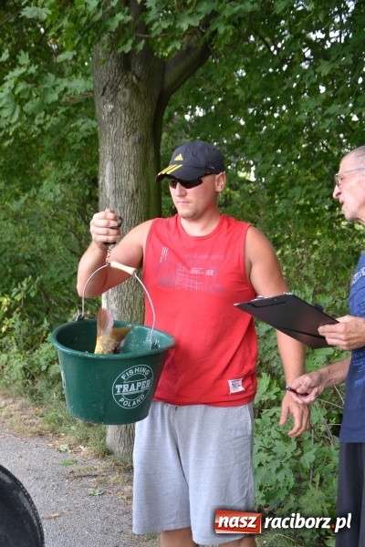 Zdjęcie w galerii na portalu naszraciborz.pl: Na tworkowskim Trzecioku wędkowali emeryci  wiadomości z regionu