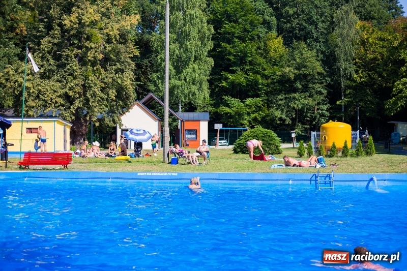 Zdjęcie w galerii na portalu naszraciborz.pl: Kąpielisko w Tworkowie. Kameralnie przy zamku  wiadomości z regionu