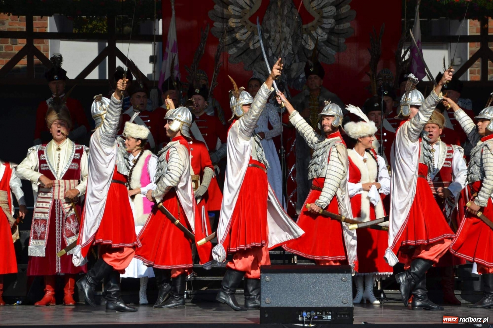 Zdjęcie w galerii na portalu naszraciborz.pl: Reprezentacyjny Zespół Artystyczny Wojska Polskiego wystąpił na Zamku Piastowskim wiadomości z regionu