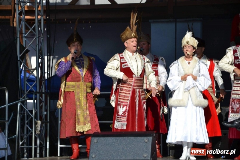Zdjęcie w galerii na portalu naszraciborz.pl: Reprezentacyjny Zespół Artystyczny Wojska Polskiego wystąpił na Zamku Piastowskim wiadomości z regionu