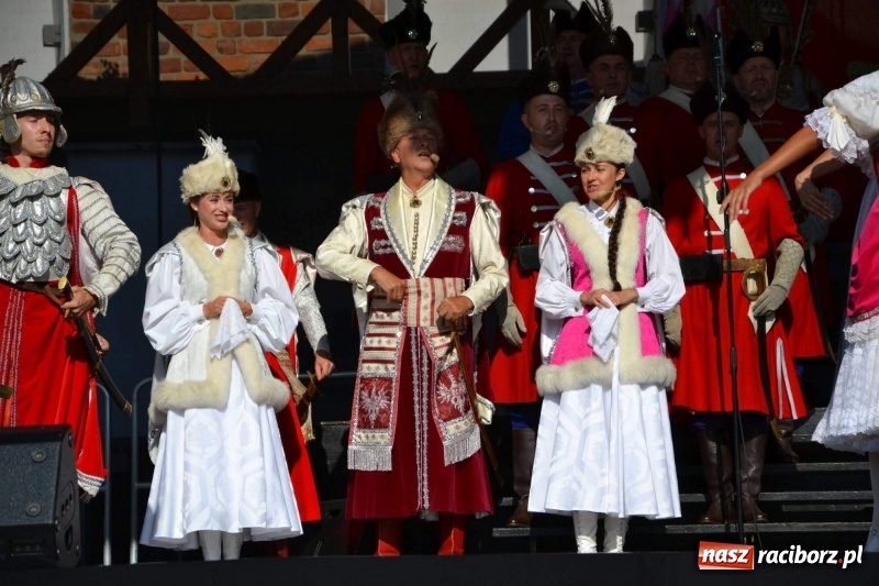 Zdjęcie w galerii na portalu naszraciborz.pl: Reprezentacyjny Zespół Artystyczny Wojska Polskiego wystąpił na Zamku Piastowskim wiadomości z regionu