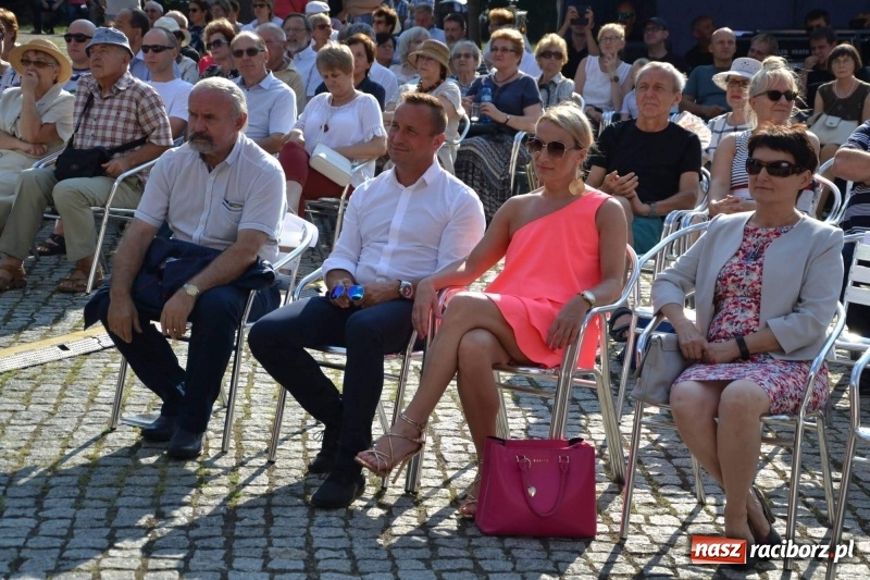 Zdjęcie w galerii na portalu naszraciborz.pl: Reprezentacyjny Zespół Artystyczny Wojska Polskiego wystąpił na Zamku Piastowskim wiadomości z regionu