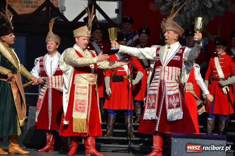 Zdjęcie w galerii na portalu naszraciborz.pl: Reprezentacyjny Zespół Artystyczny Wojska Polskiego wystąpił na Zamku Piastowskim wiadomości z regionu