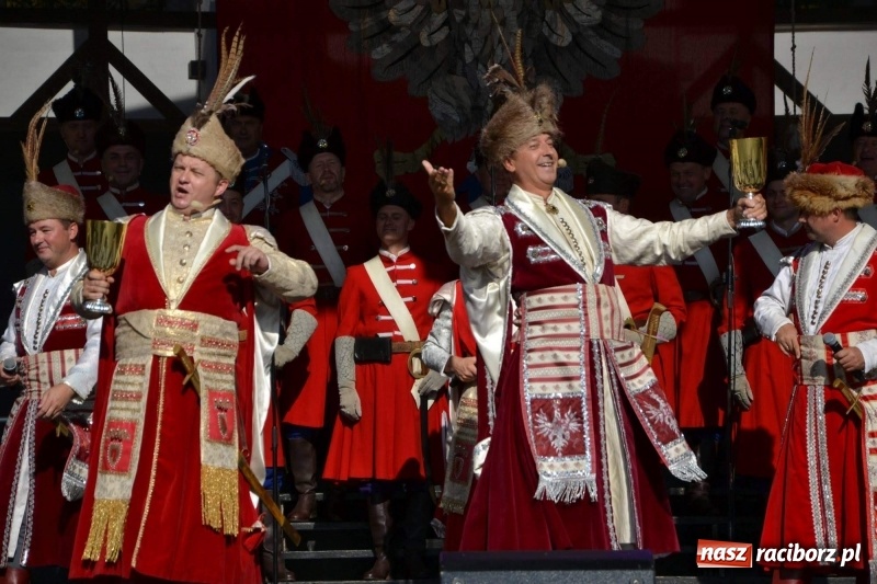 Zdjęcie w galerii na portalu naszraciborz.pl: Reprezentacyjny Zespół Artystyczny Wojska Polskiego wystąpił na Zamku Piastowskim wiadomości z regionu