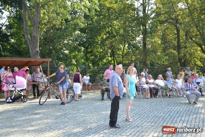 Zdjęcie w galerii na portalu naszraciborz.pl: Reprezentacyjny Zespół Artystyczny Wojska Polskiego wystąpił na Zamku Piastowskim wiadomości z regionu