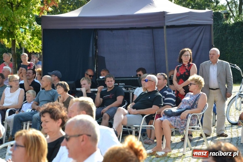 Zdjęcie w galerii na portalu naszraciborz.pl: Reprezentacyjny Zespół Artystyczny Wojska Polskiego wystąpił na Zamku Piastowskim wiadomości z regionu