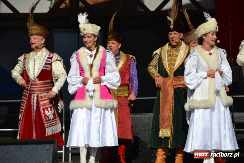 Zdjęcie w galerii na portalu naszraciborz.pl: Reprezentacyjny Zespół Artystyczny Wojska Polskiego wystąpił na Zamku Piastowskim wiadomości z regionu