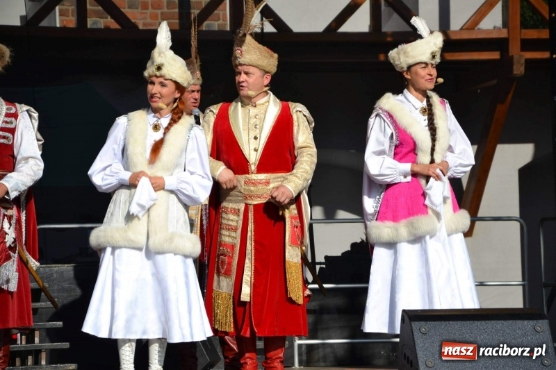 Zdjęcie w galerii na portalu naszraciborz.pl: Reprezentacyjny Zespół Artystyczny Wojska Polskiego wystąpił na Zamku Piastowskim wiadomości z regionu