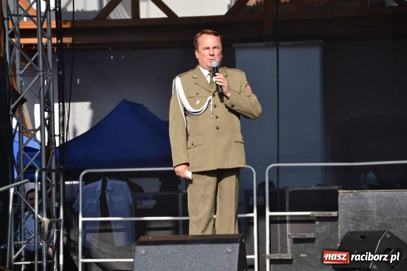 Zdjęcie w galerii na portalu naszraciborz.pl: Reprezentacyjny Zespół Artystyczny Wojska Polskiego wystąpił na Zamku Piastowskim wiadomości z regionu