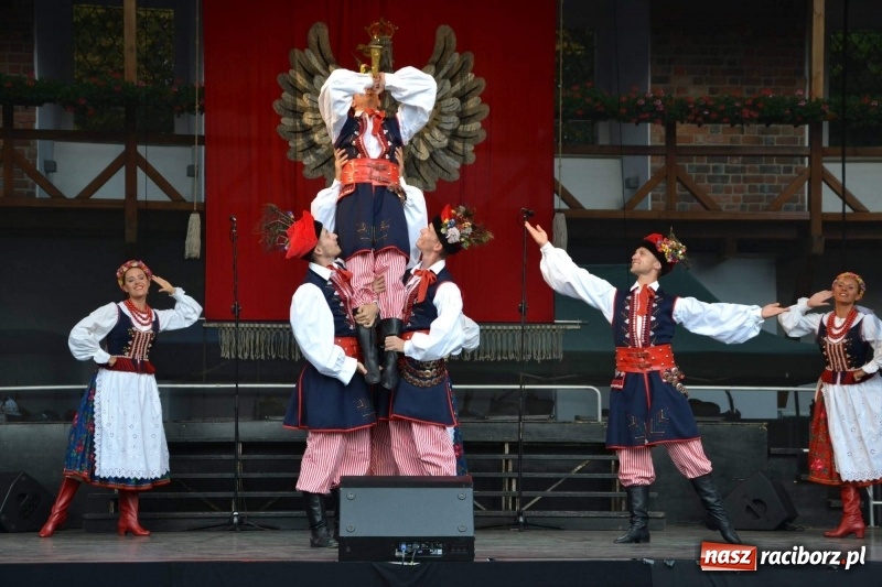Zdjęcie w galerii na portalu naszraciborz.pl: Reprezentacyjny Zespół Artystyczny Wojska Polskiego wystąpił na Zamku Piastowskim wiadomości z regionu
