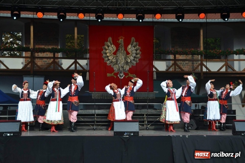 Zdjęcie w galerii na portalu naszraciborz.pl: Reprezentacyjny Zespół Artystyczny Wojska Polskiego wystąpił na Zamku Piastowskim wiadomości z regionu