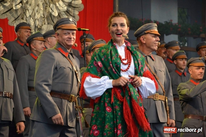 Zdjęcie w galerii na portalu naszraciborz.pl: Reprezentacyjny Zespół Artystyczny Wojska Polskiego wystąpił na Zamku Piastowskim wiadomości z regionu