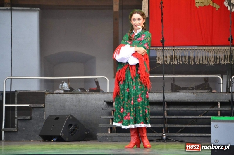 Zdjęcie w galerii na portalu naszraciborz.pl: Reprezentacyjny Zespół Artystyczny Wojska Polskiego wystąpił na Zamku Piastowskim wiadomości z regionu