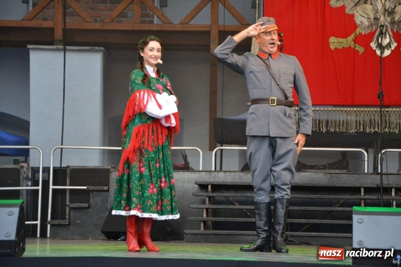 Zdjęcie w galerii na portalu naszraciborz.pl: Reprezentacyjny Zespół Artystyczny Wojska Polskiego wystąpił na Zamku Piastowskim wiadomości z regionu