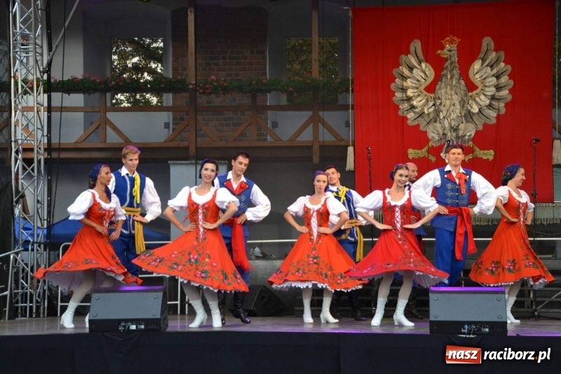 Zdjęcie w galerii na portalu naszraciborz.pl: Reprezentacyjny Zespół Artystyczny Wojska Polskiego wystąpił na Zamku Piastowskim wiadomości z regionu