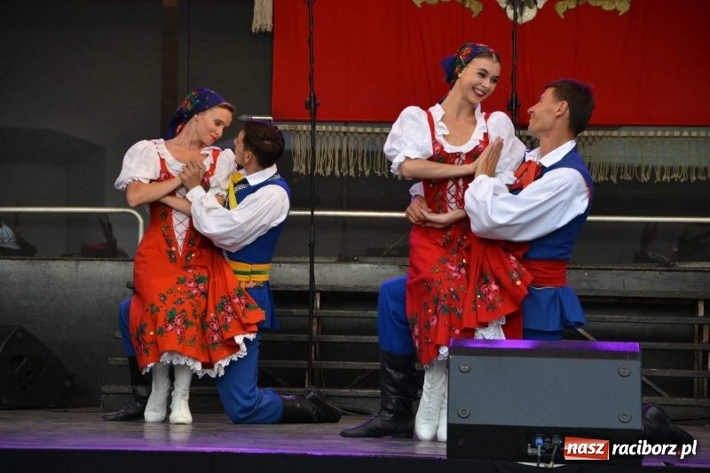 Zdjęcie w galerii na portalu naszraciborz.pl: Reprezentacyjny Zespół Artystyczny Wojska Polskiego wystąpił na Zamku Piastowskim wiadomości z regionu