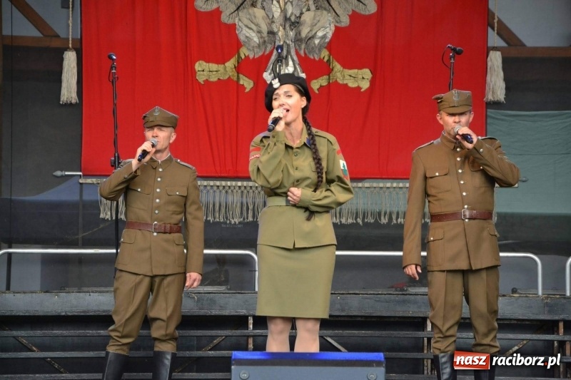 Zdjęcie w galerii na portalu naszraciborz.pl: Reprezentacyjny Zespół Artystyczny Wojska Polskiego wystąpił na Zamku Piastowskim wiadomości z regionu