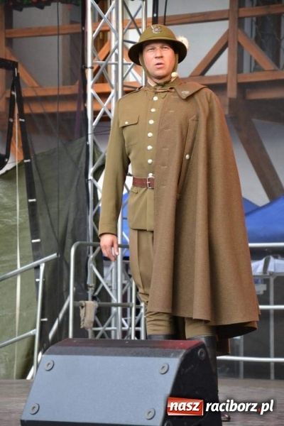 Zdjęcie w galerii na portalu naszraciborz.pl: Reprezentacyjny Zespół Artystyczny Wojska Polskiego wystąpił na Zamku Piastowskim wiadomości z regionu