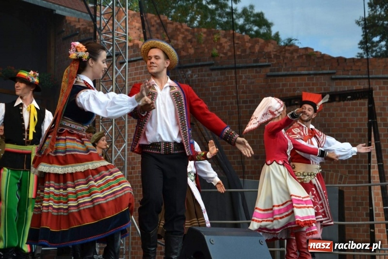 Zdjęcie w galerii na portalu naszraciborz.pl: Reprezentacyjny Zespół Artystyczny Wojska Polskiego wystąpił na Zamku Piastowskim wiadomości z regionu