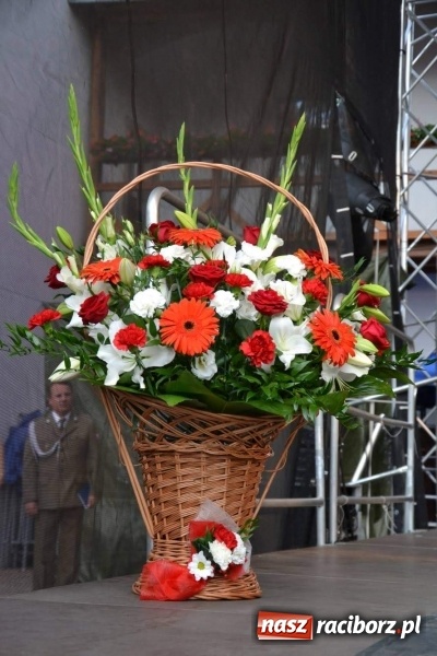 Zdjęcie w galerii na portalu naszraciborz.pl: Reprezentacyjny Zespół Artystyczny Wojska Polskiego wystąpił na Zamku Piastowskim wiadomości z regionu