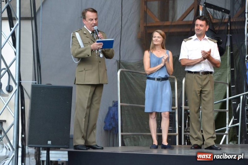 Zdjęcie w galerii na portalu naszraciborz.pl: Reprezentacyjny Zespół Artystyczny Wojska Polskiego wystąpił na Zamku Piastowskim wiadomości z regionu