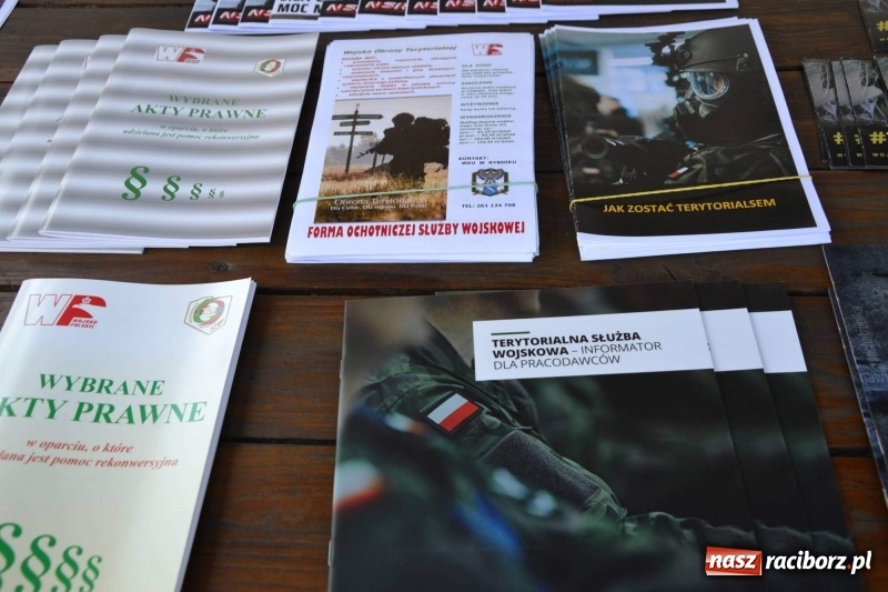 Zdjęcie w galerii na portalu naszraciborz.pl: Reprezentacyjny Zespół Artystyczny Wojska Polskiego wystąpił na Zamku Piastowskim wiadomości z regionu