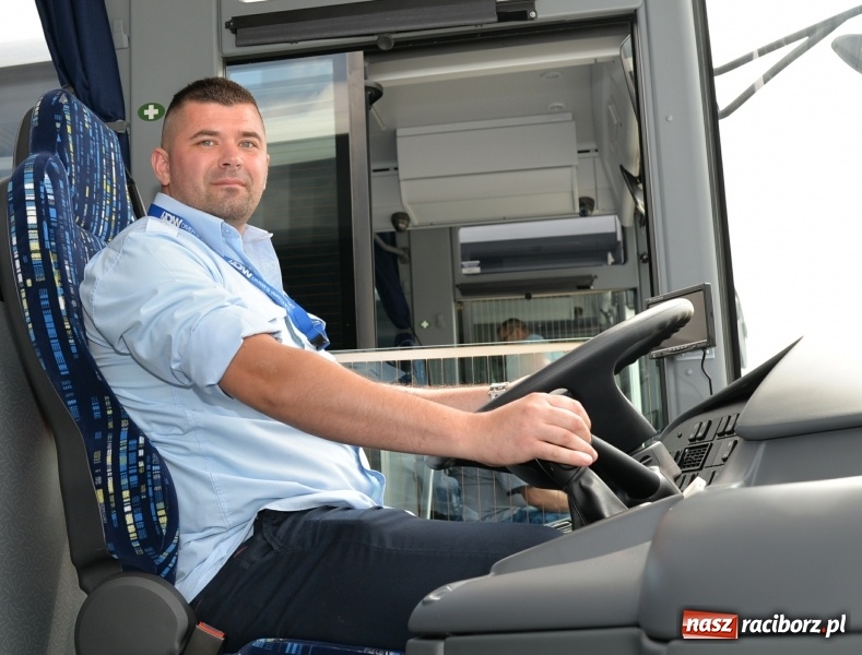 Zdjęcie w galerii na portalu naszraciborz.pl: Eko-Okna. Firma zakupiła sześć nowych mercedesów  wiadomości z regionu