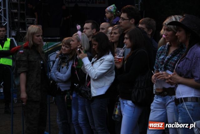 Zdjęcie w galerii na portalu naszraciborz.pl: Studenci bawili się na rockowo wiadomości z regionu