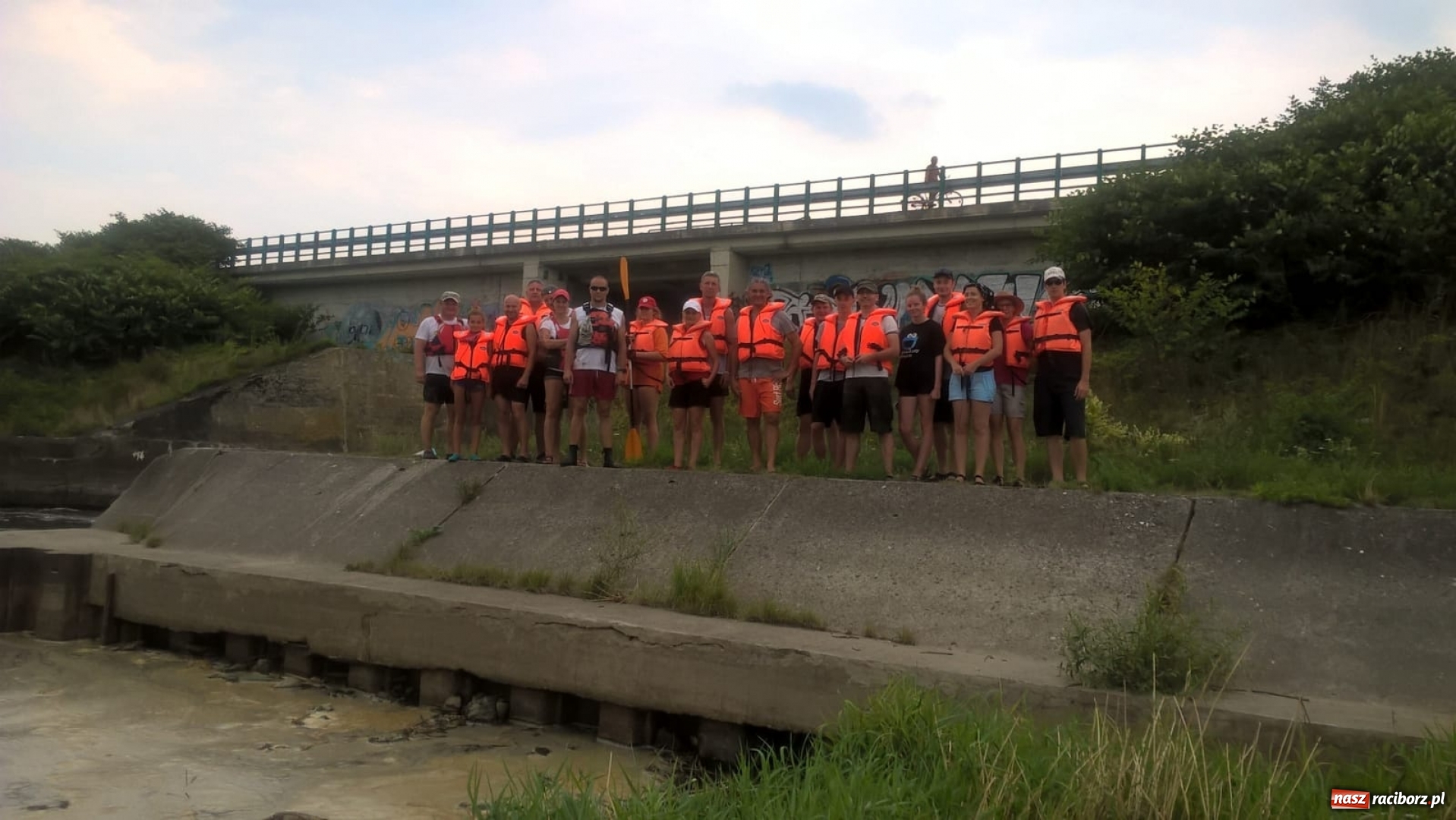 Zdjęcie w galerii na portalu naszraciborz.pl: Wakacje dla odkrywców. Odra na wysokości Płoni  wiadomości z regionu