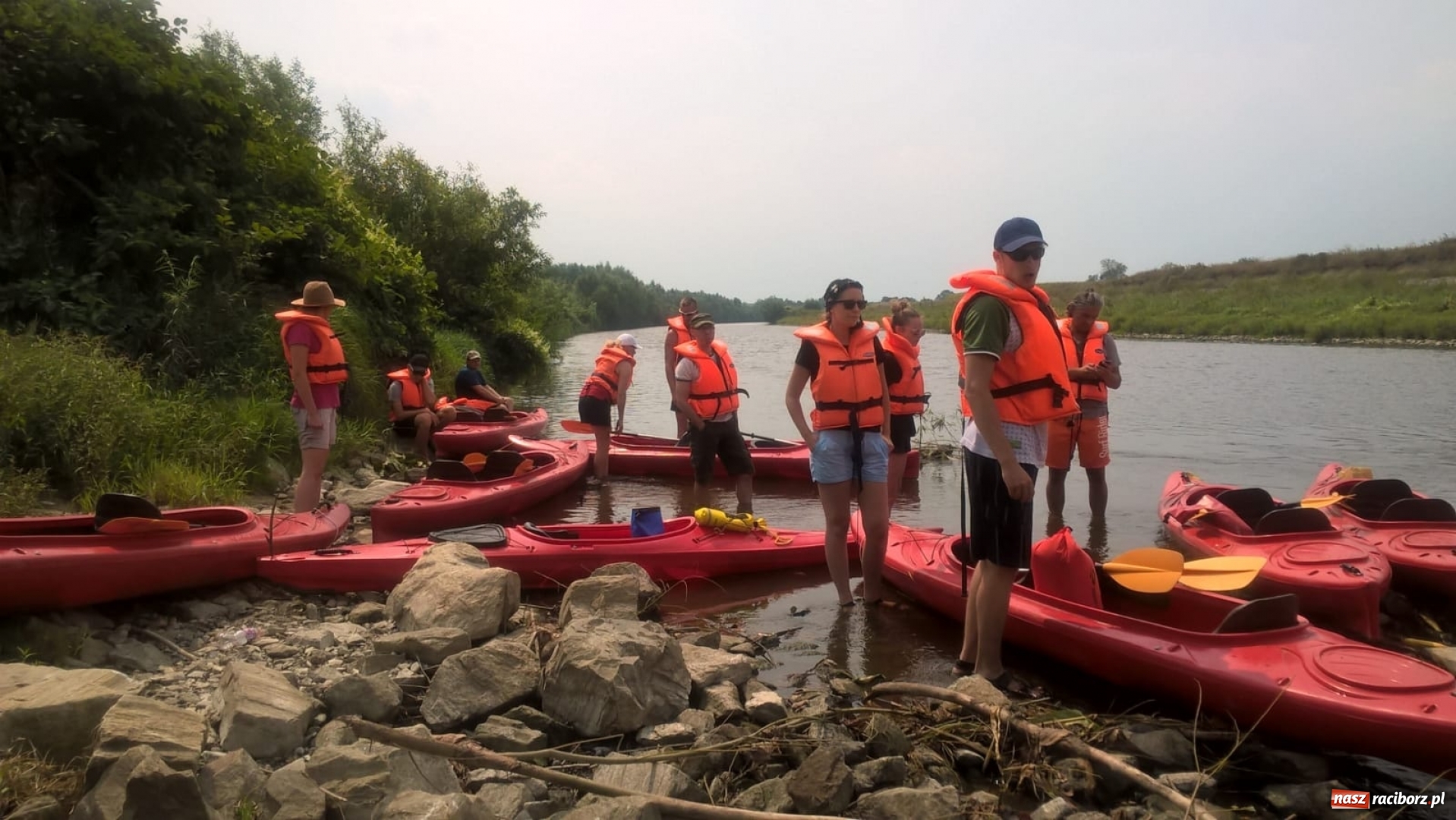 Zdjęcie w galerii na portalu naszraciborz.pl: Wakacje dla odkrywców. Odra na wysokości Płoni  wiadomości z regionu