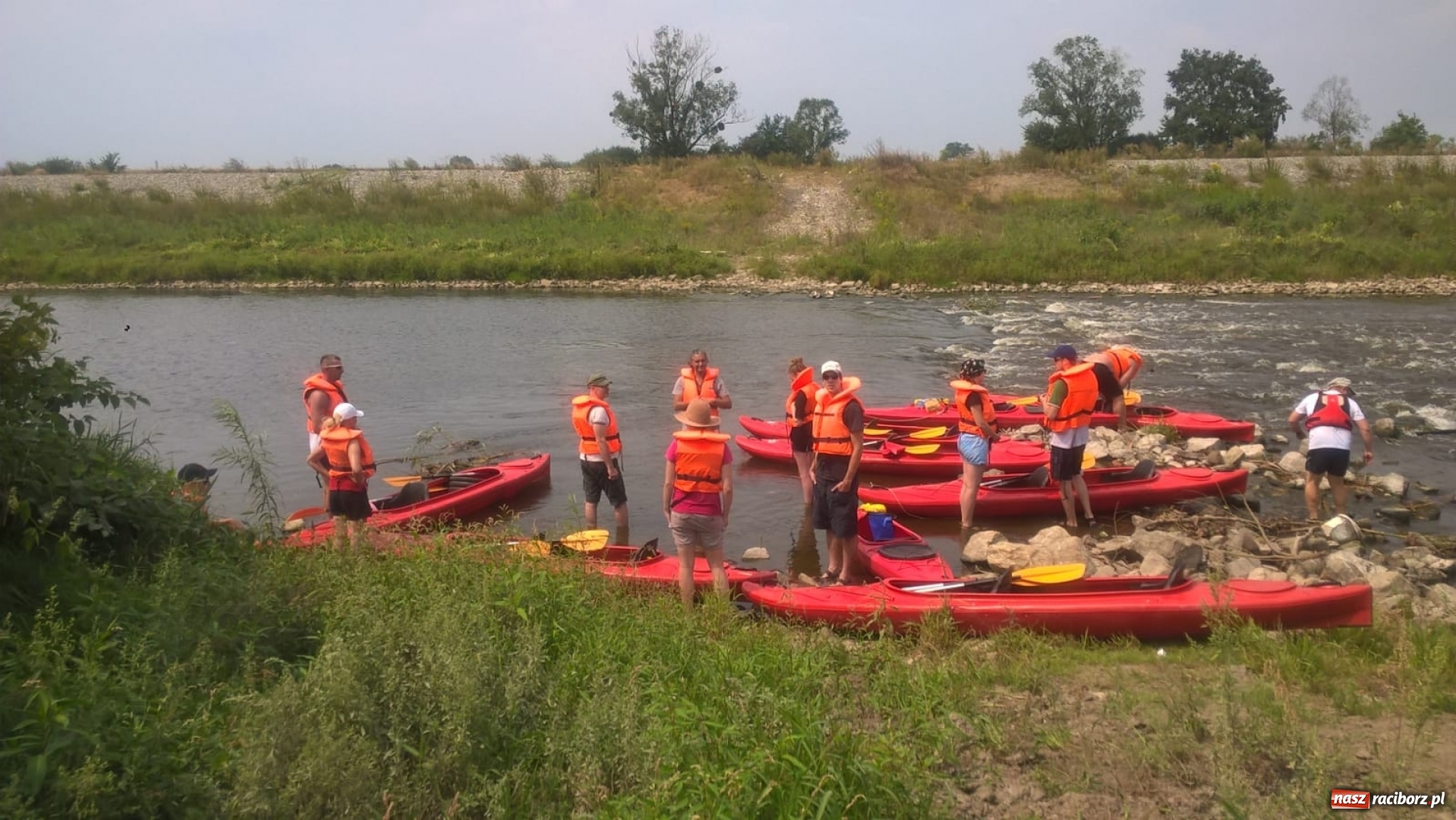 Zdjęcie w galerii na portalu naszraciborz.pl: Wakacje dla odkrywców. Odra na wysokości Płoni  wiadomości z regionu