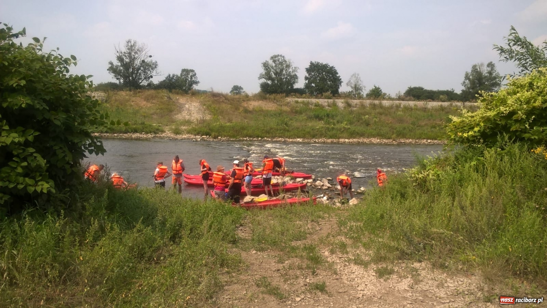 Zdjęcie w galerii na portalu naszraciborz.pl: Wakacje dla odkrywców. Odra na wysokości Płoni  wiadomości z regionu