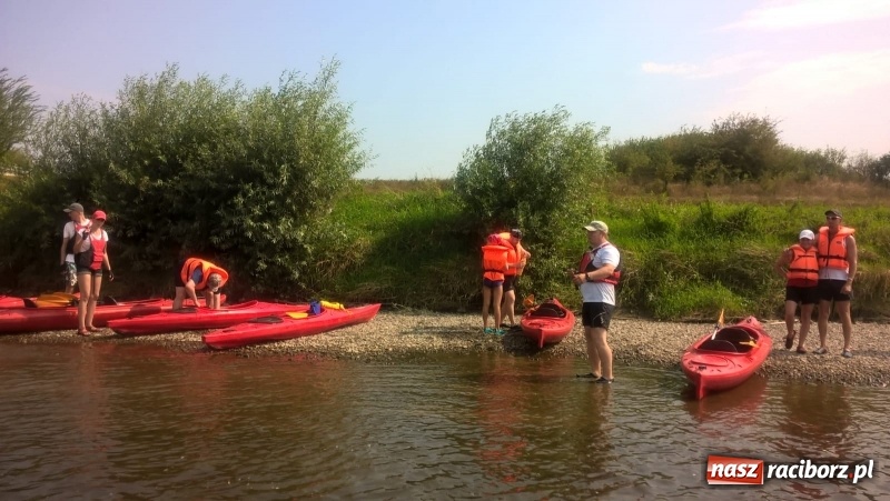 Zdjęcie w galerii na portalu naszraciborz.pl: Wakacje dla odkrywców. Odra na wysokości Płoni  wiadomości z regionu